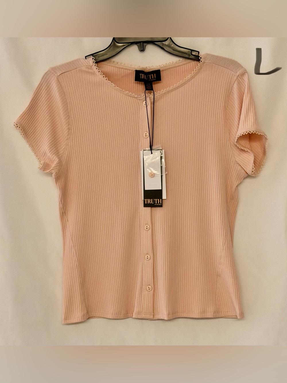 TRUTH Blush Ribbed Button-Front Short Sleeve Top with Scalloped Trim